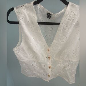 SHEIN White Eyelet Sleeveless Button Up/Vest Blouse. Never worn but tags removed